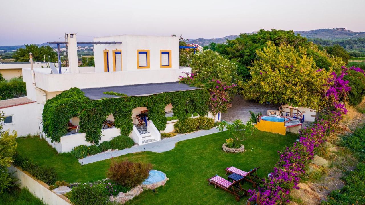 Villa Marqua Kalavárda Exteriör bild