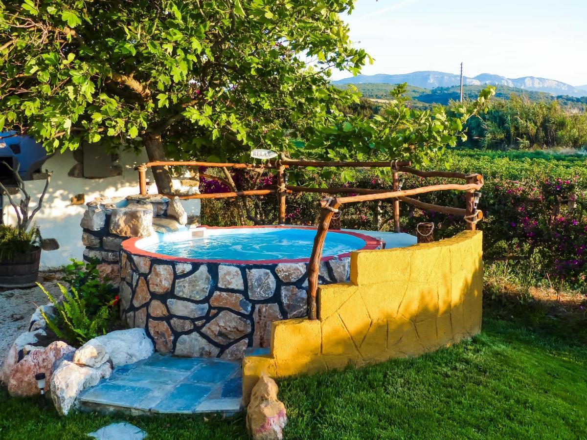 Villa Marqua Kalavárda Exteriör bild